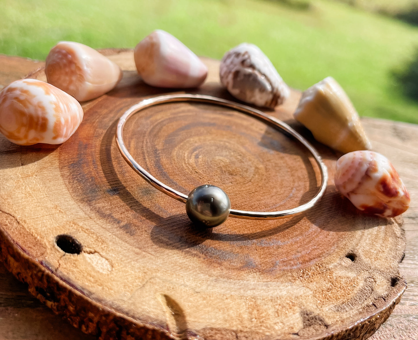 Adult classic Tahitian Pearl Bangle