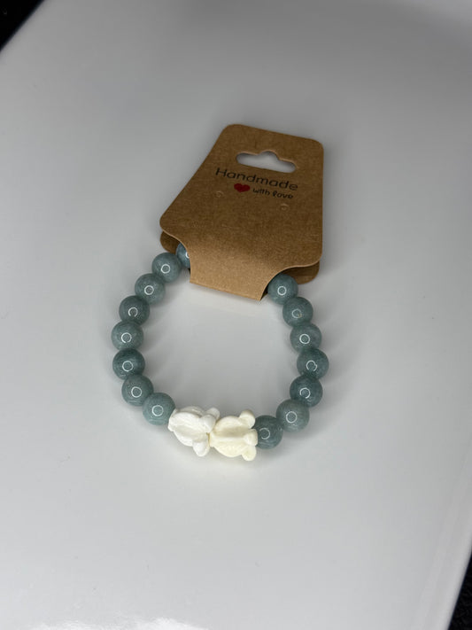Stretchy beaded crown flower/jade bracelet